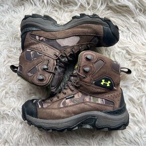 UNDER ARMOUR YOUTH❤️Bozeman Camo Hunting/hiking Boots❤️Size 4